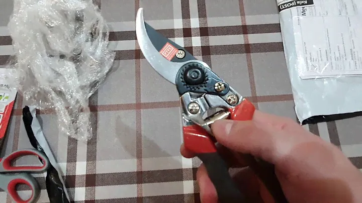 Секатор YATO